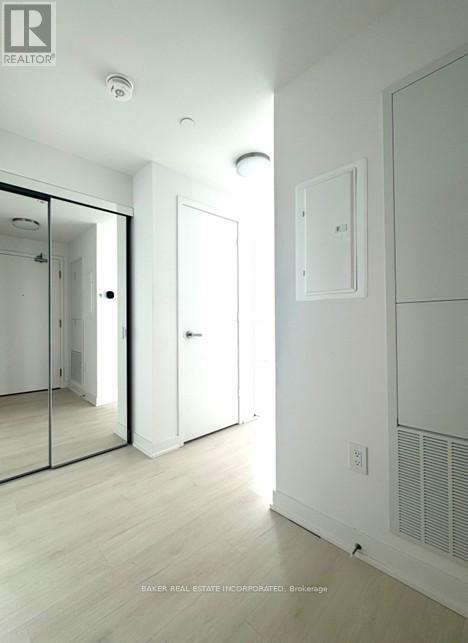 3804 - 3900 Confederation Parkway, Mississauga, Ontario  L5B 0M3 - Photo 10 - W13107212