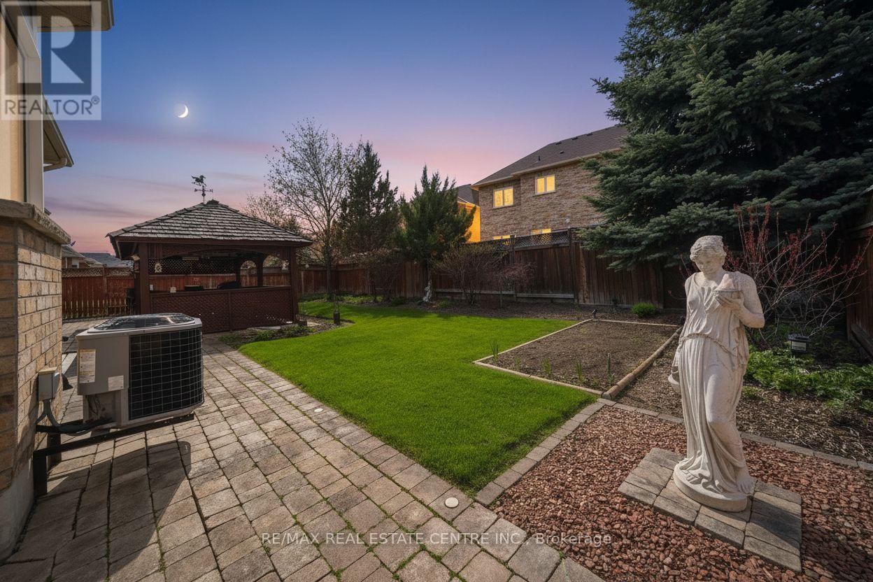 10 Eiffel Boulevard, Brampton, Ontario  L6P 1V9 - Photo 44 - W13107242