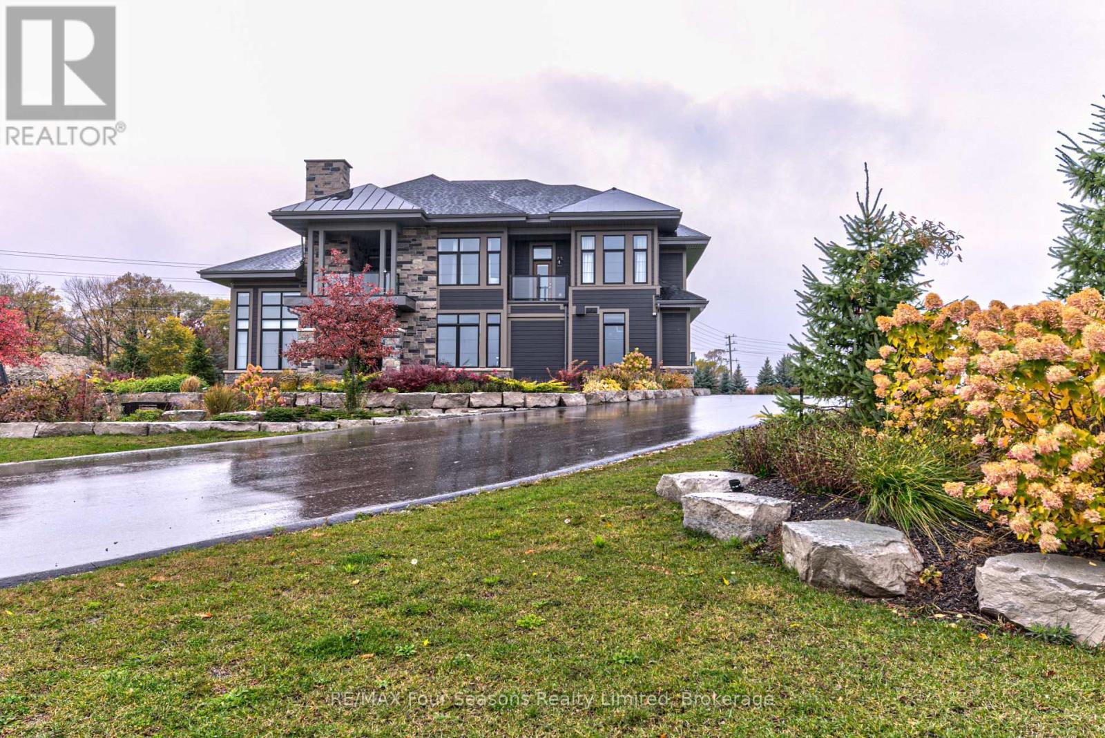 9 Windrose Valley Boulevard, Clearview, Ontario  L9Y 0K2 - Photo 2 - S13102874