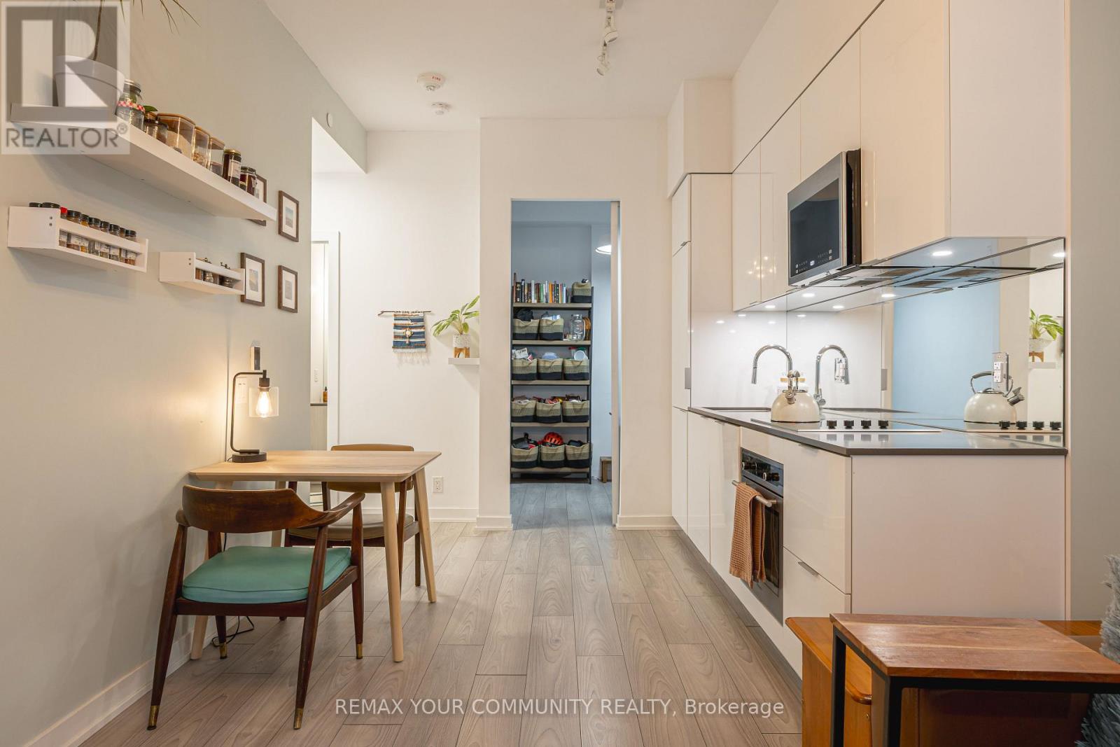 201 - 609 Avenue Road, Toronto, Ontario  M4V 0B1 - Photo 8 - C13027752