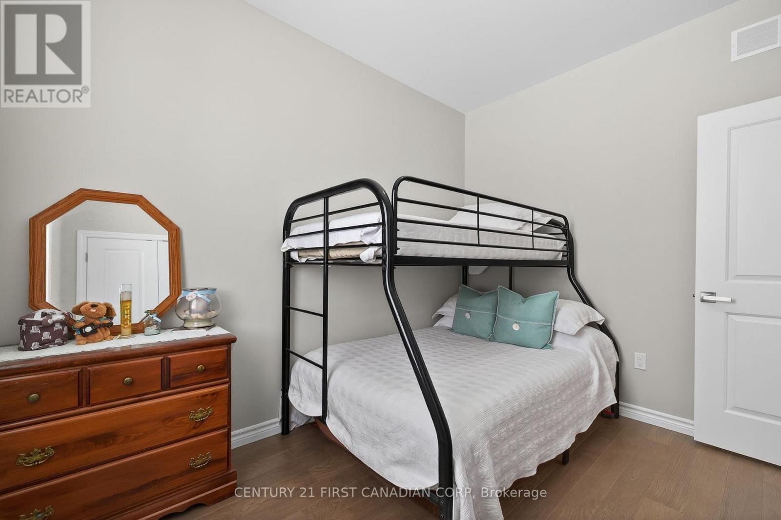 9128 Indian Hills Trail W, Lambton Shores, Ontario  N0N 1J2 - Photo 25 - X12929226