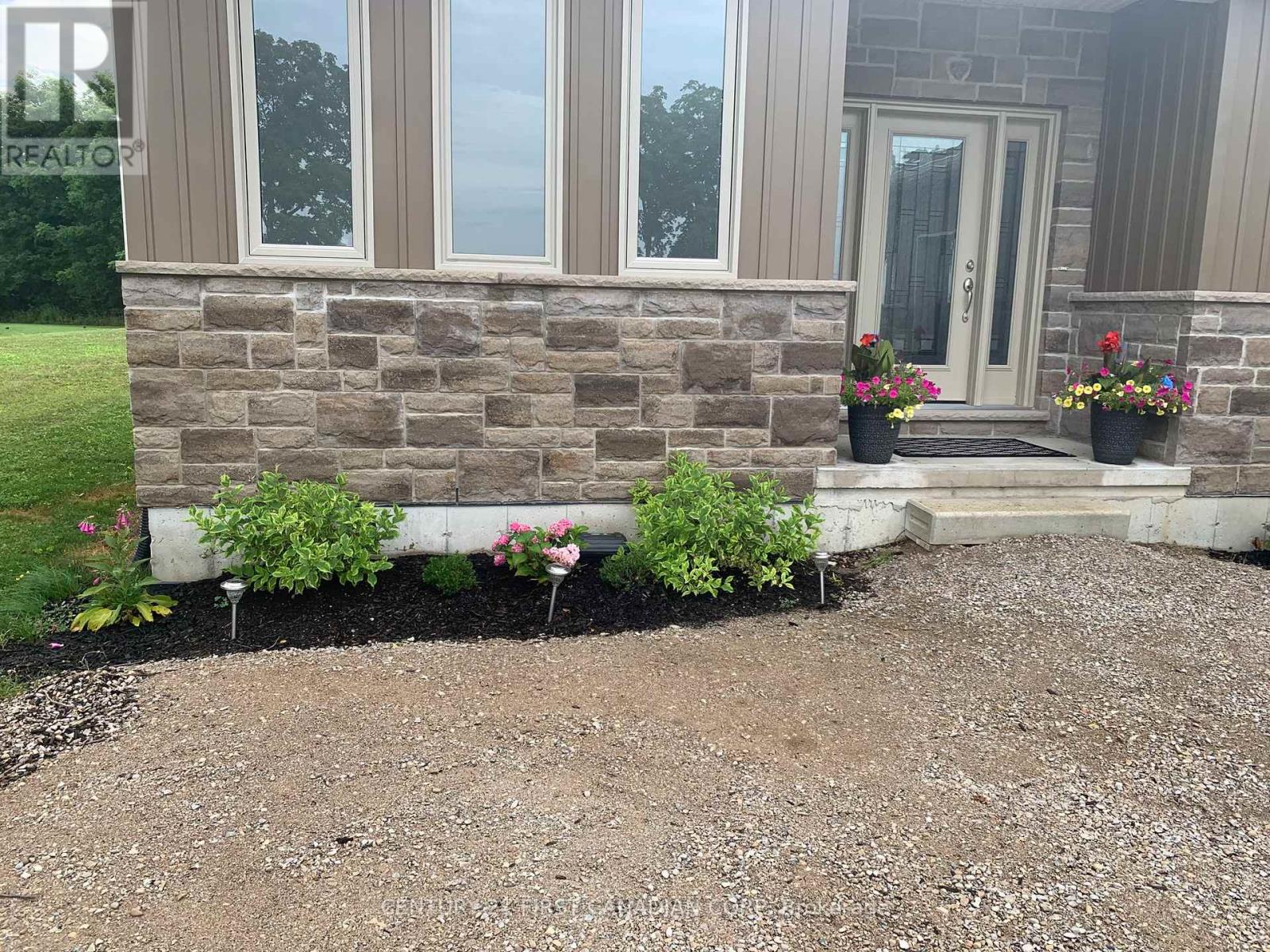 9128 Indian Hills Trail W, Lambton Shores, Ontario  N0N 1J2 - Photo 34 - X12929226