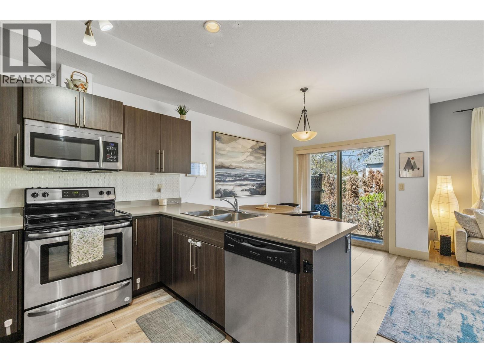 335 Gerstmar Road Unit# 4, Kelowna, British Columbia  V1X 4A6 - Photo 4 - 10383213