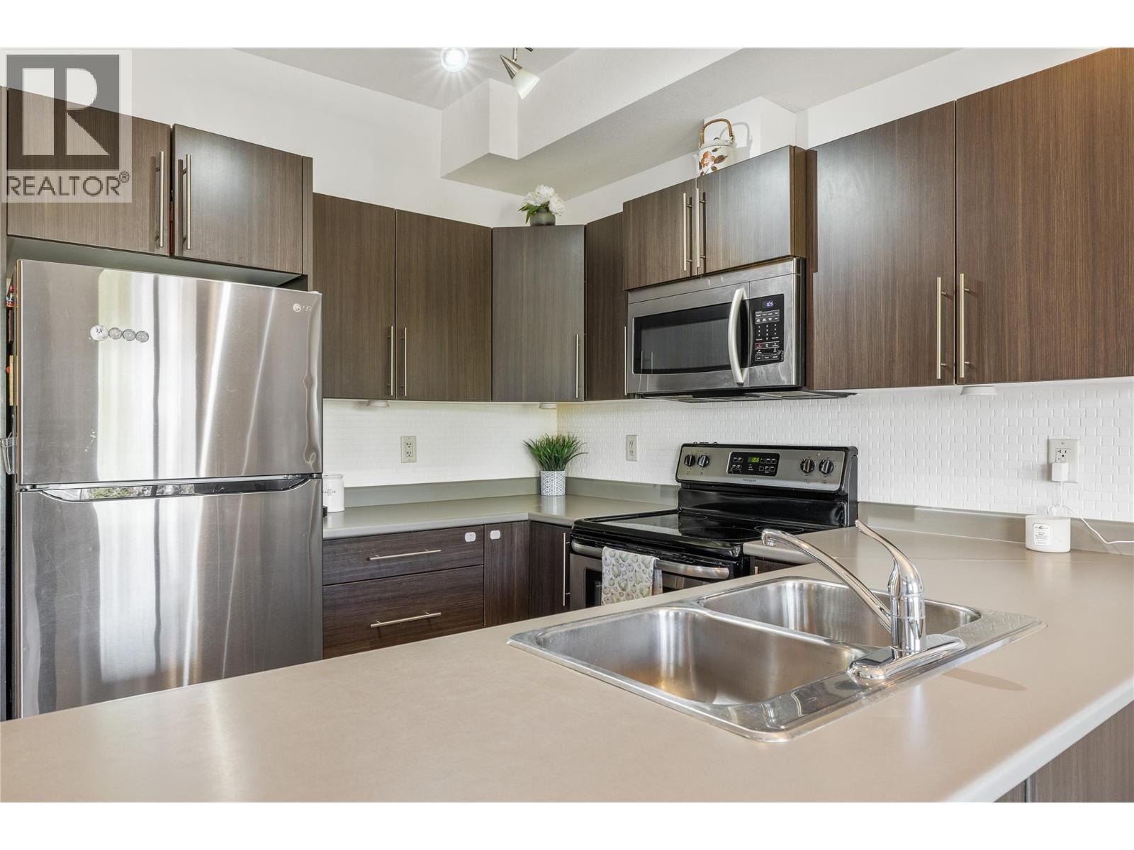 335 Gerstmar Road Unit# 4, Kelowna, British Columbia  V1X 4A6 - Photo 5 - 10383213