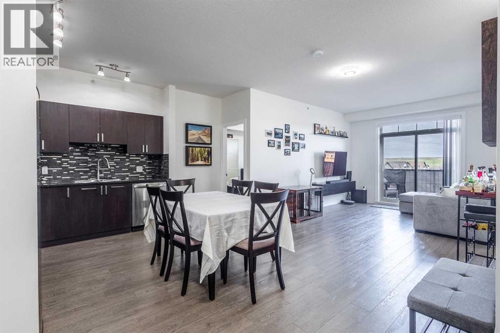 403, 117 Copperpond Common Se, Calgary, Alberta  T2Z 5E2 - Photo 4 - A2309558