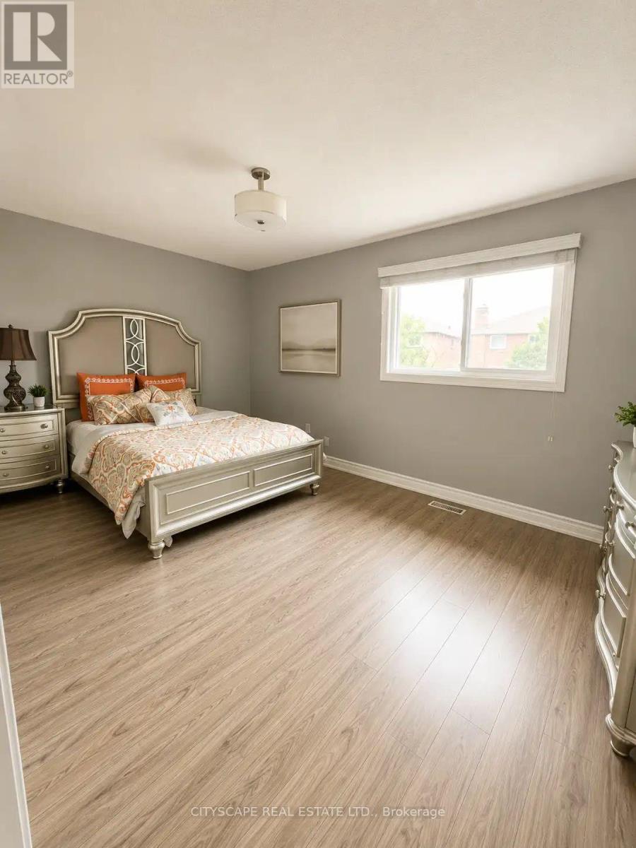 4233 Radisson Crescent, Mississauga, Ontario  L5M 4M1 - Photo 21 - W13093332