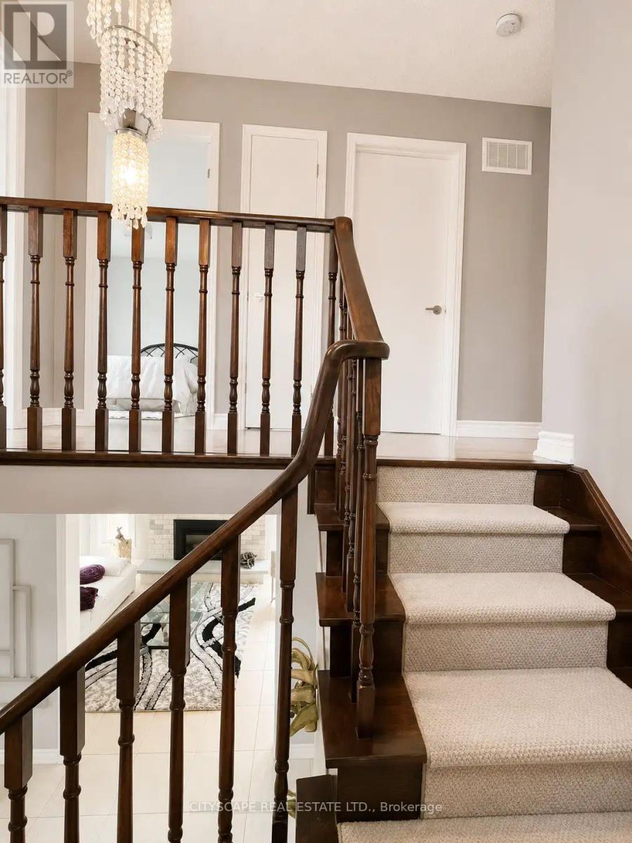 4233 Radisson Crescent, Mississauga, Ontario  L5M 4M1 - Photo 17 - W13093332