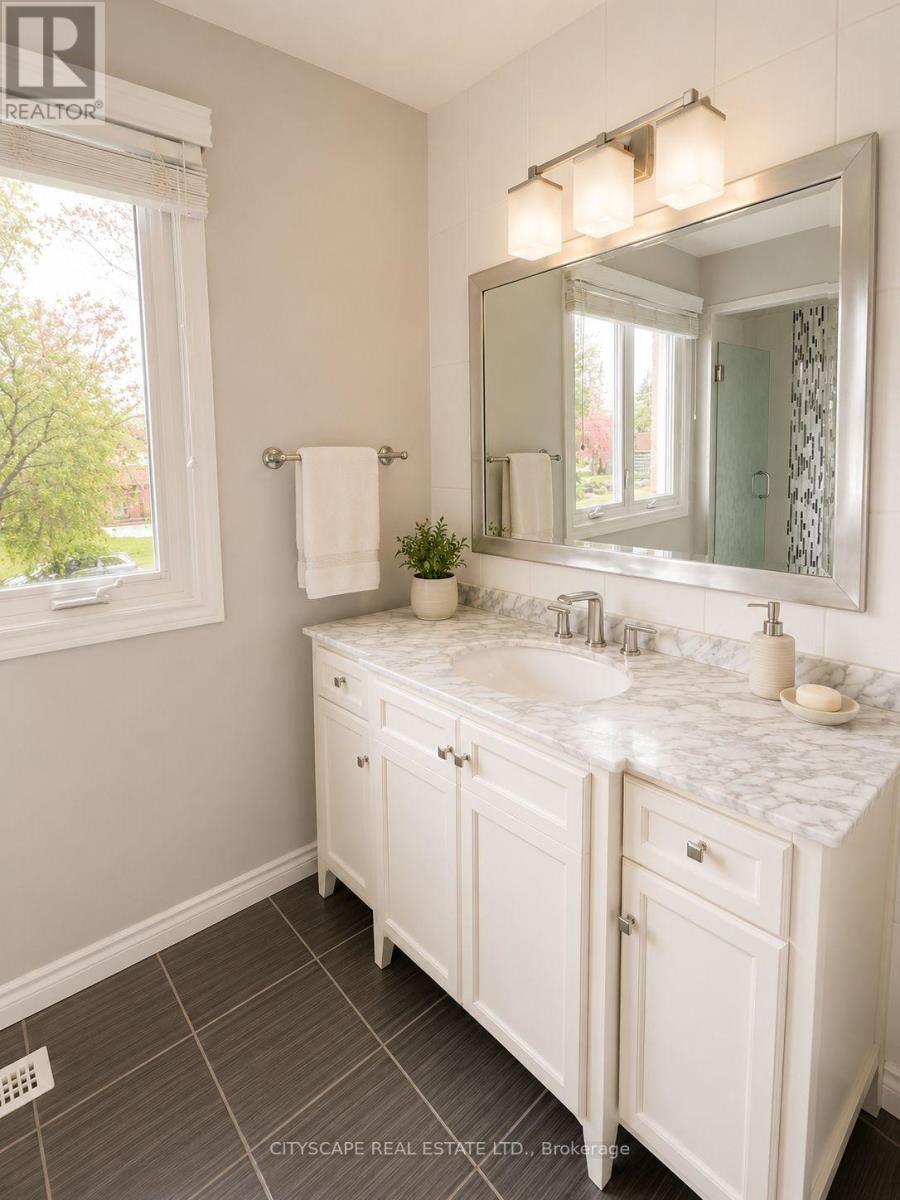 4233 Radisson Crescent, Mississauga, Ontario  L5M 4M1 - Photo 27 - W13093332