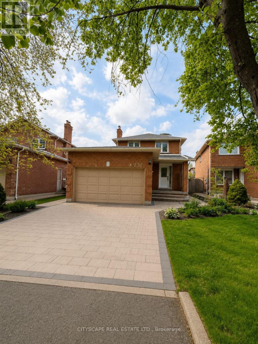 4233 Radisson Crescent, Mississauga, Ontario  L5M 4M1 - Photo 2 - W13093332