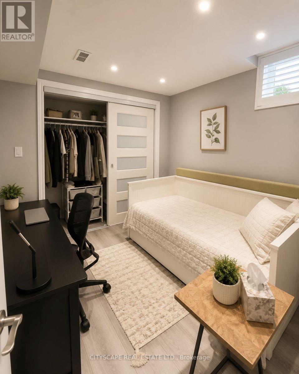 4233 Radisson Crescent, Mississauga, Ontario  L5M 4M1 - Photo 33 - W13093332