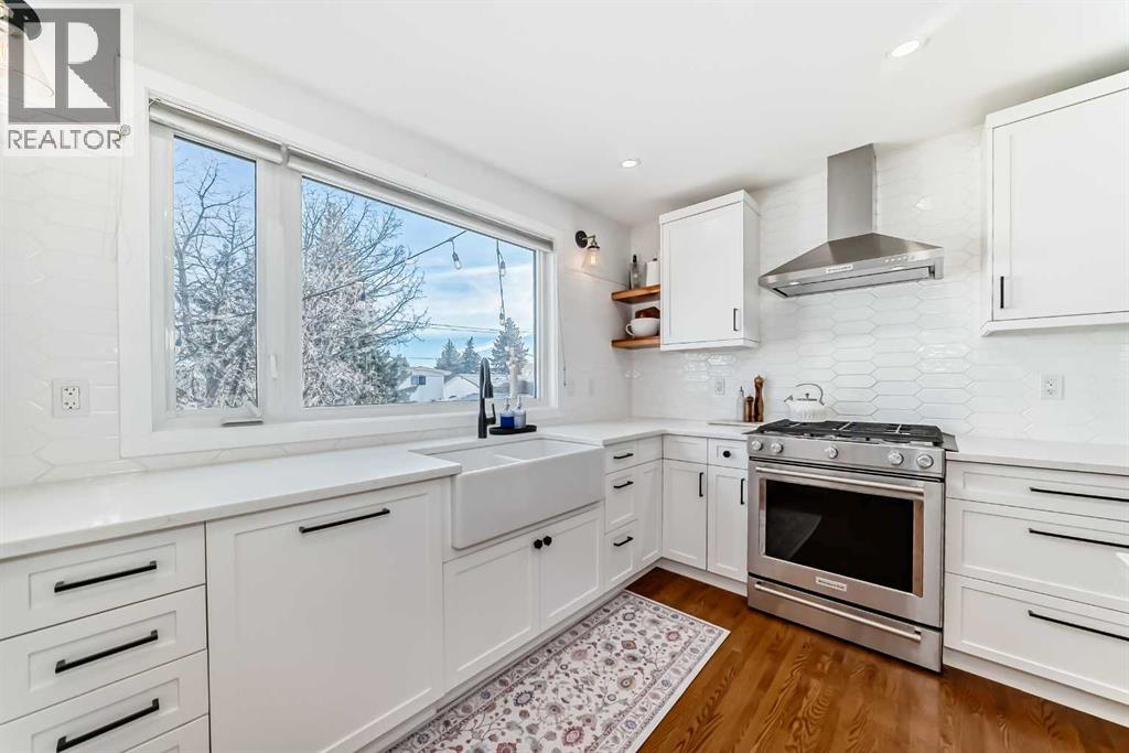 984 Canaveral Crescent Sw, Calgary, Alberta  T2W 1N5 - Photo 10 - A2284967