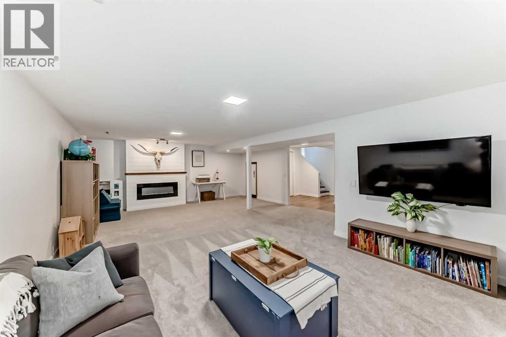 984 Canaveral Crescent Sw, Calgary, Alberta  T2W 1N5 - Photo 24 - A2284967