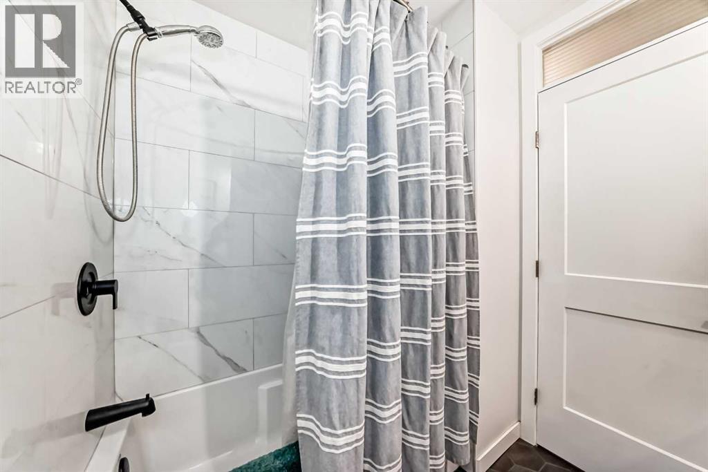 984 Canaveral Crescent Sw, Calgary, Alberta  T2W 1N5 - Photo 32 - A2284967