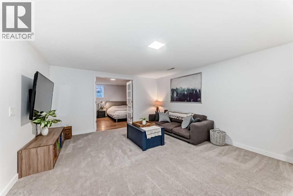 984 Canaveral Crescent Sw, Calgary, Alberta  T2W 1N5 - Photo 38 - A2284967