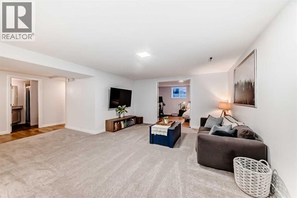 984 Canaveral Crescent Sw, Calgary, Alberta  T2W 1N5 - Photo 41 - A2284967