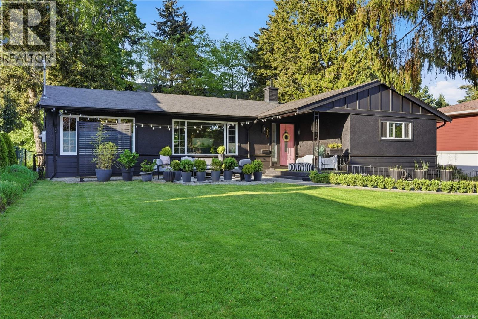 560 Kay St, Saanich, British Columbia  V8Z 2L3 - Photo 34 - 1034486