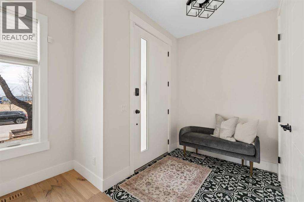 3513 40 Street Sw, Calgary, Alberta  T3E 3K3 - Photo 3 - A2301937
