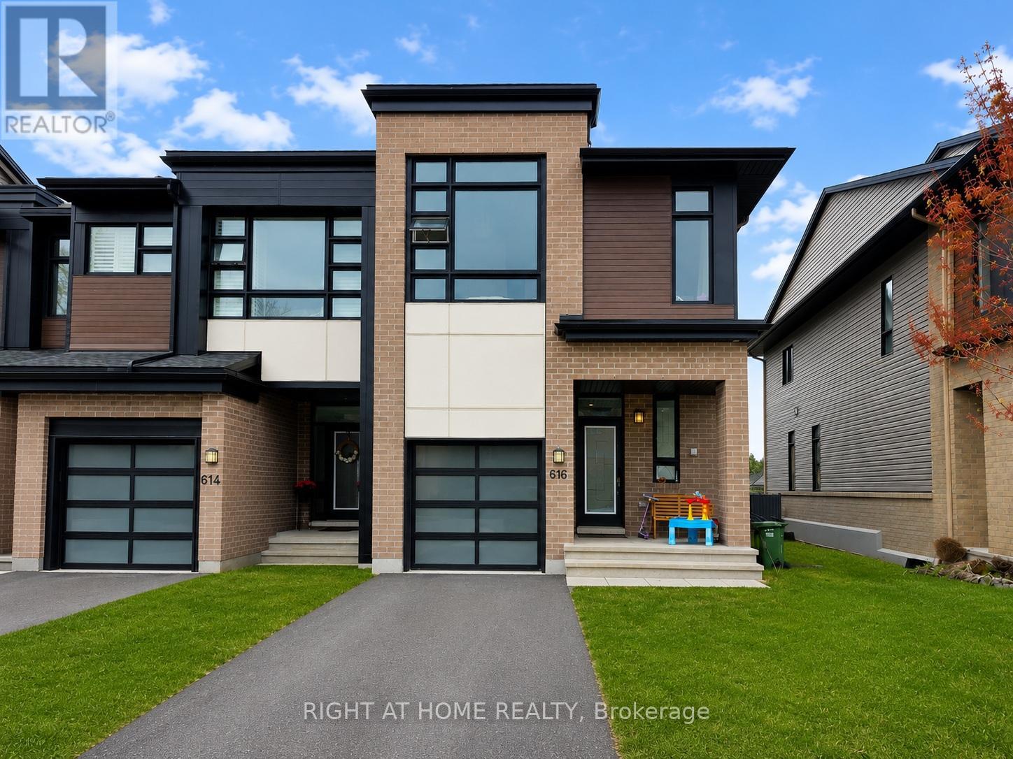 616 ROWERS WAY, Ottawa, Ontario