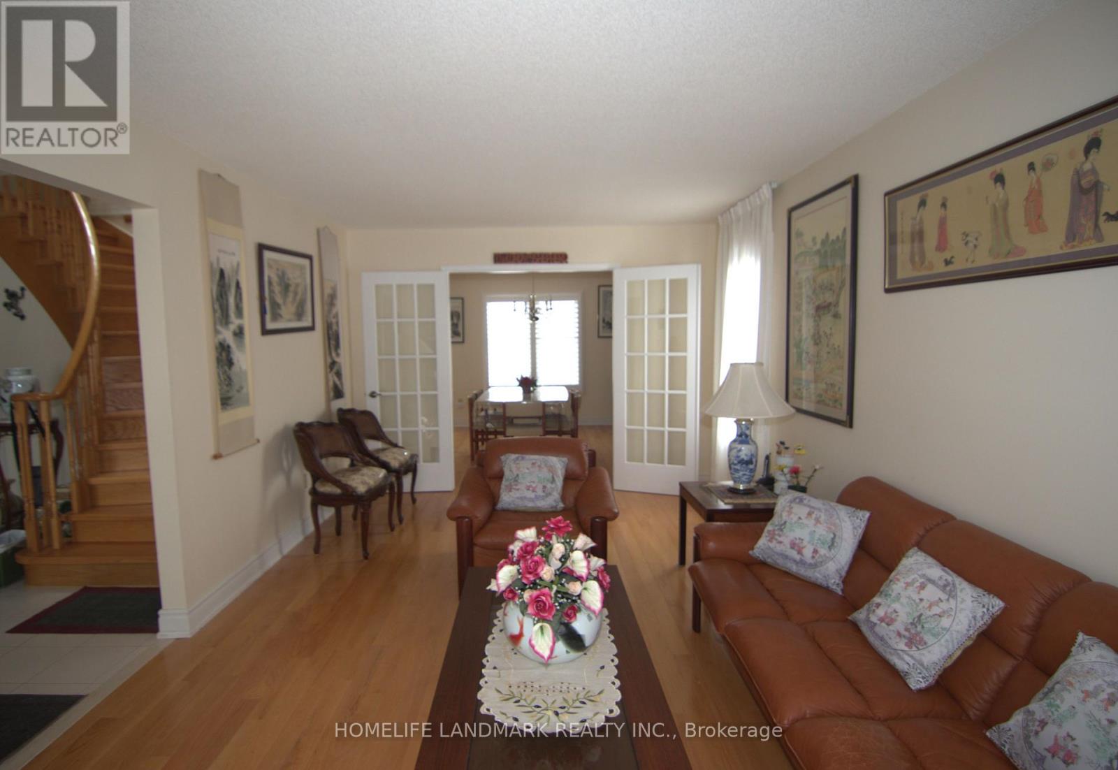 144 Canongate Trail, Toronto, Ontario  M1V 3G9 - Photo 3 - E13107310