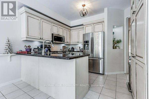 14 Colonial Crescent, Richmond Hill, Ontario  L4E 3W1 - Photo 7 - N13107316