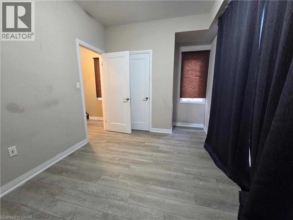 100 Laguna Village Crescent, Hamilton, Ontario  L0R 1P0 - Photo 3 - 40828213