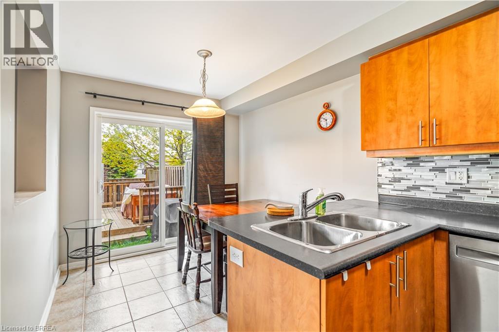 220 Blackburn Drive Unit# 26, Brantford, Ontario  N3T 0C6 - Photo 10 - 40827200
