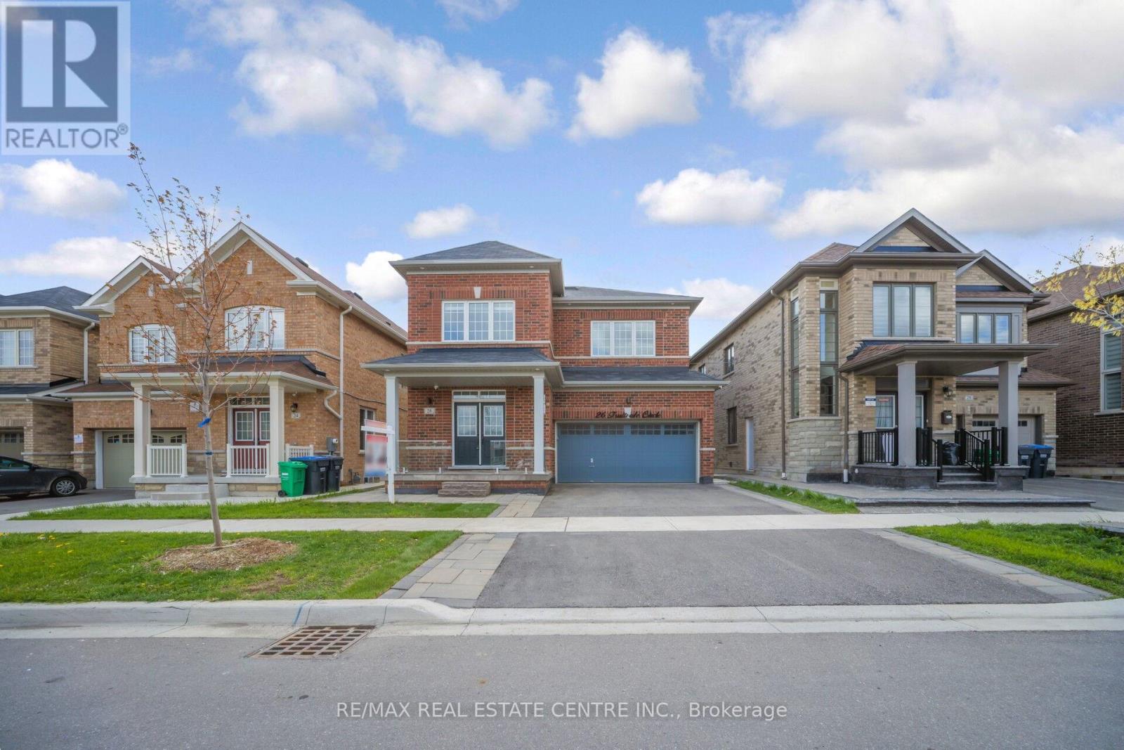 26 Fruitvale Circle, Brampton, Ontario  L7A 5B8 - Photo 2 - W13107264