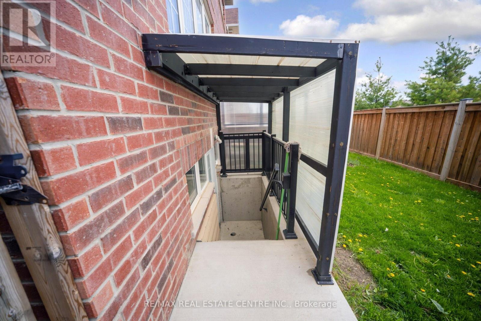 26 Fruitvale Circle, Brampton, Ontario  L7A 5B8 - Photo 42 - W13107264