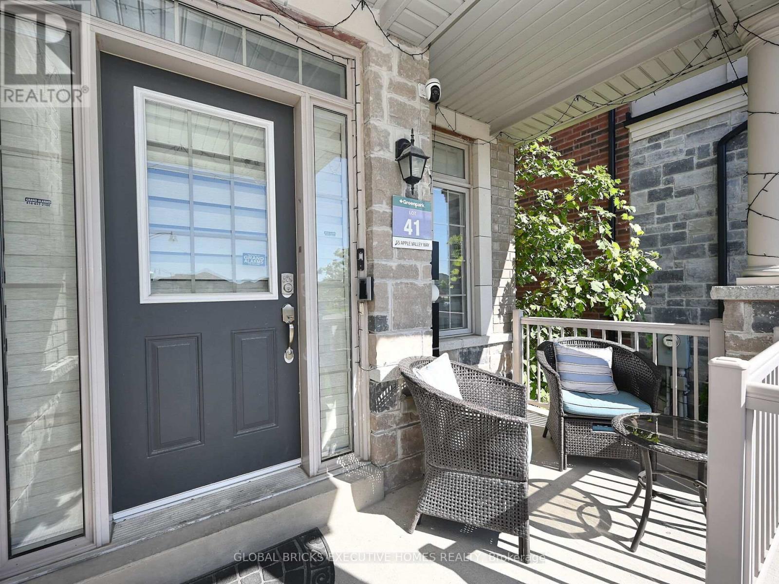55 Apple Valley Way E, Brampton, Ontario  L5P 3R5 - Photo 4 - W13107266