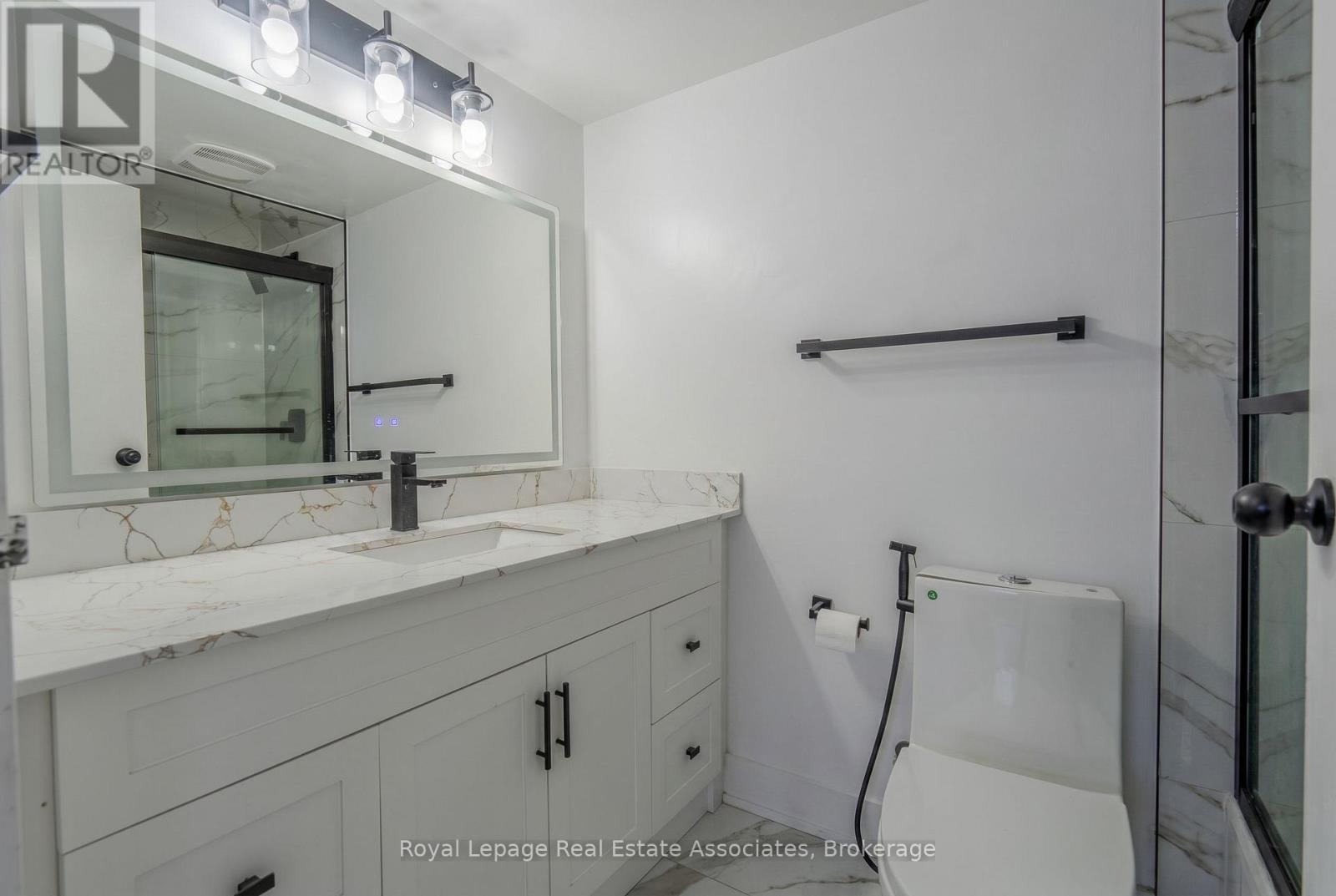 1602 - 3695 Kaneff Crescent, Mississauga, Ontario  L5A 4B6 - Photo 10 - W13107274