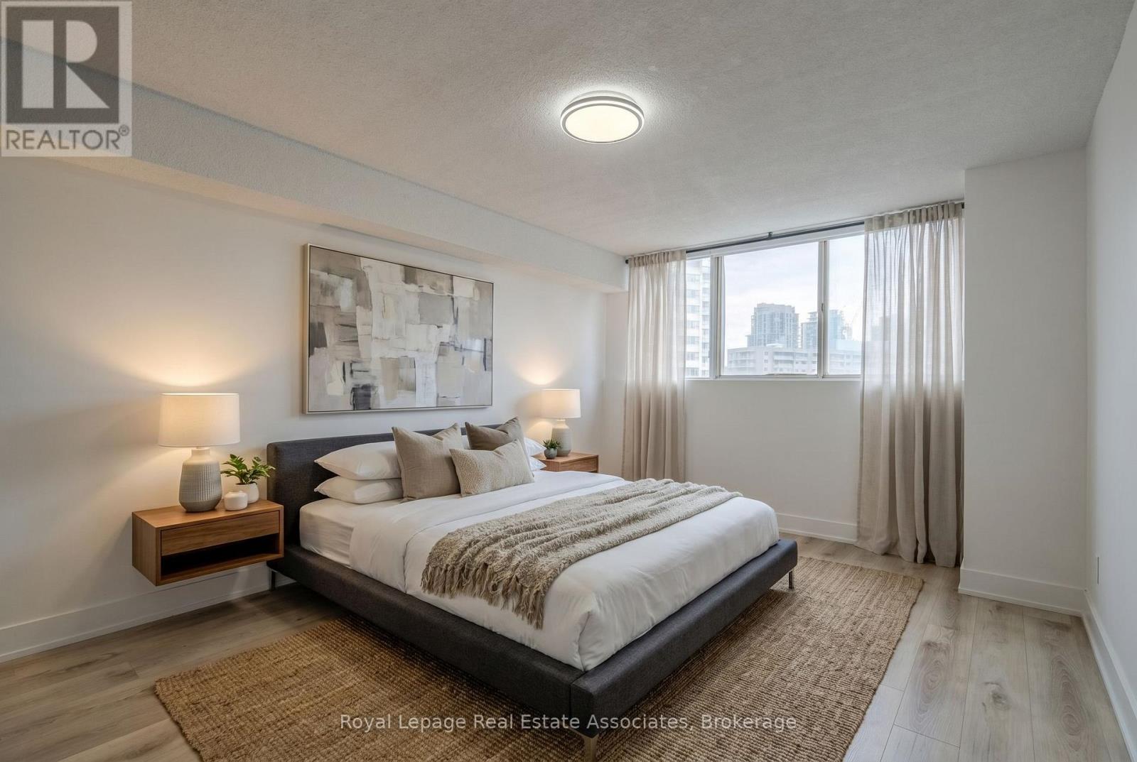 1602 - 3695 Kaneff Crescent, Mississauga, Ontario  L5A 4B6 - Photo 12 - W13107274