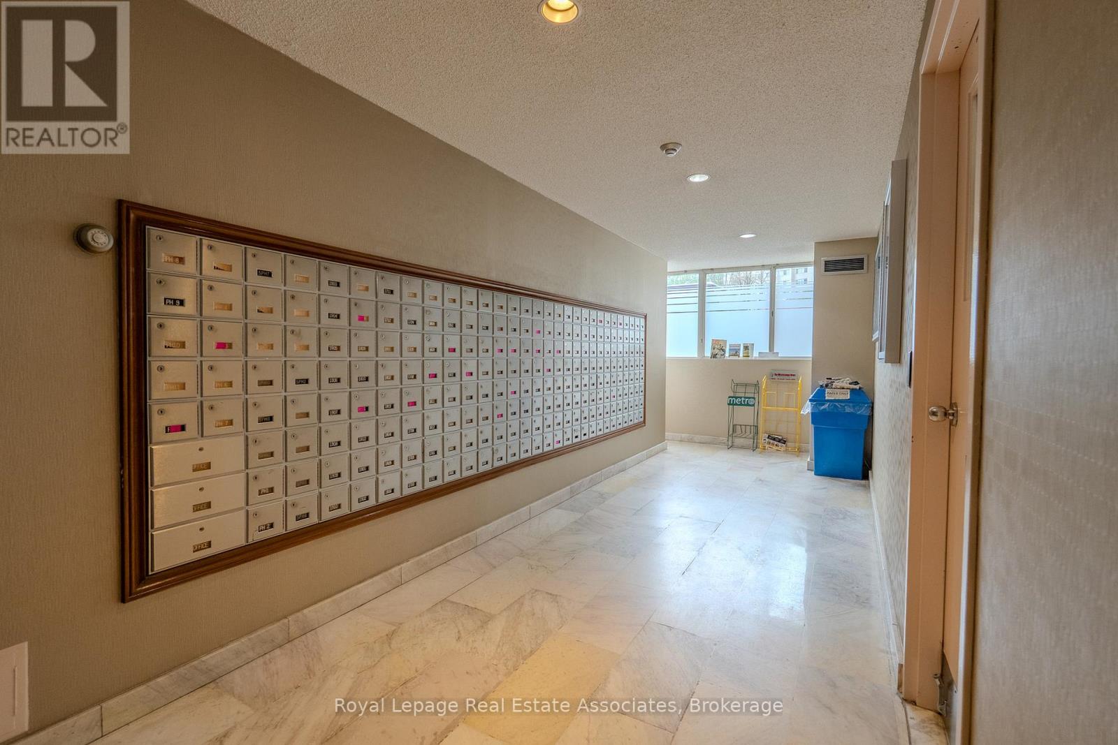 1602 - 3695 Kaneff Crescent, Mississauga, Ontario  L5A 4B6 - Photo 16 - W13107274