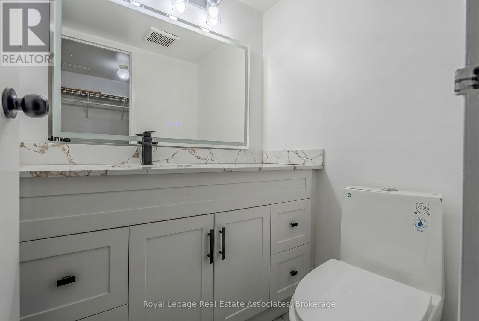 1602 - 3695 Kaneff Crescent, Mississauga, Ontario  L5A 4B6 - Photo 9 - W13107274