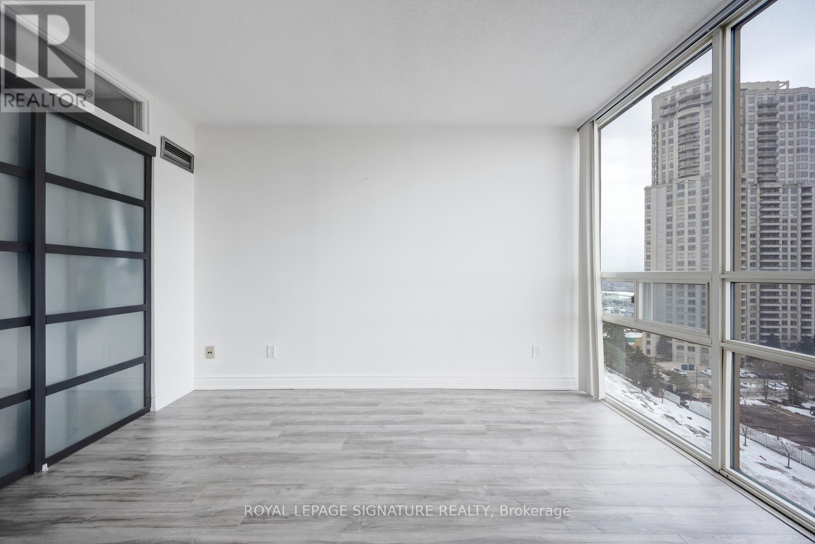 1106 - 50 Eglinton Avenue W, Mississauga, Ontario L5R 3P5 - Photo 10 - W13107286