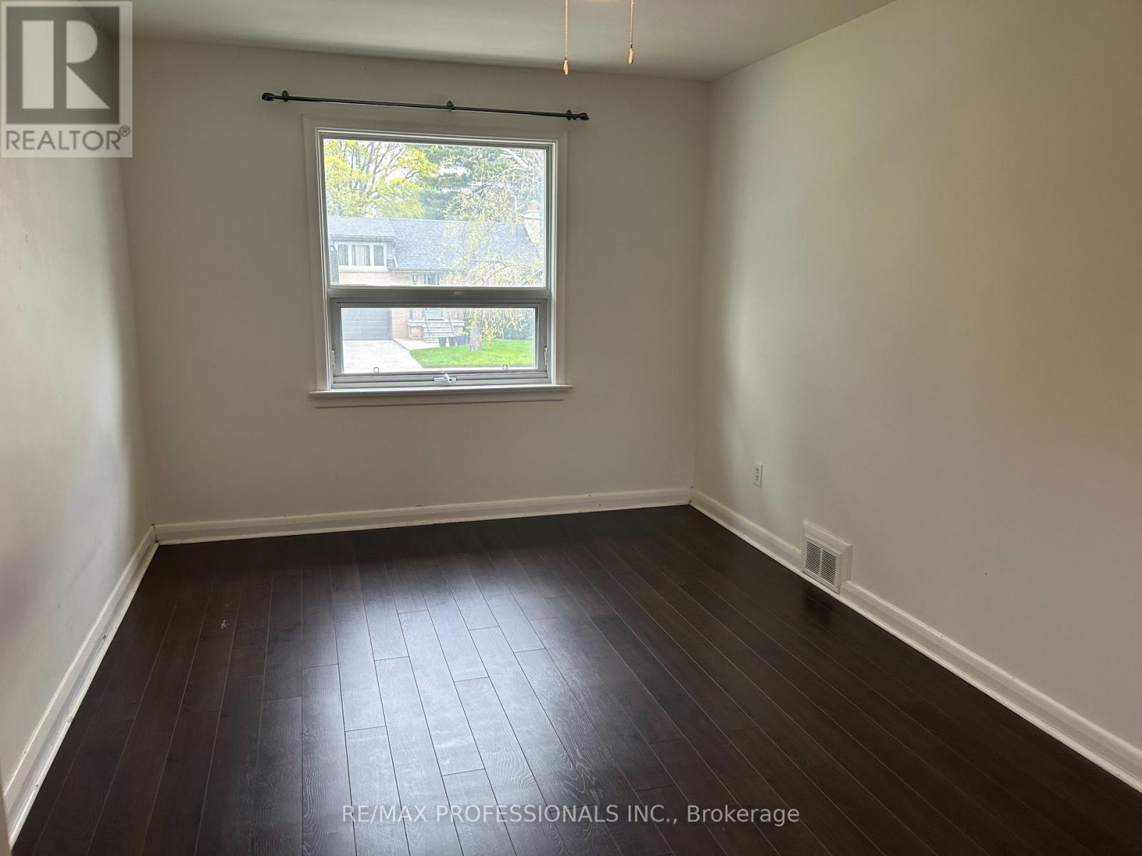 47 Claymore Drive, Toronto, Ontario  M8Z 2S3 - Photo 12 - W13107334