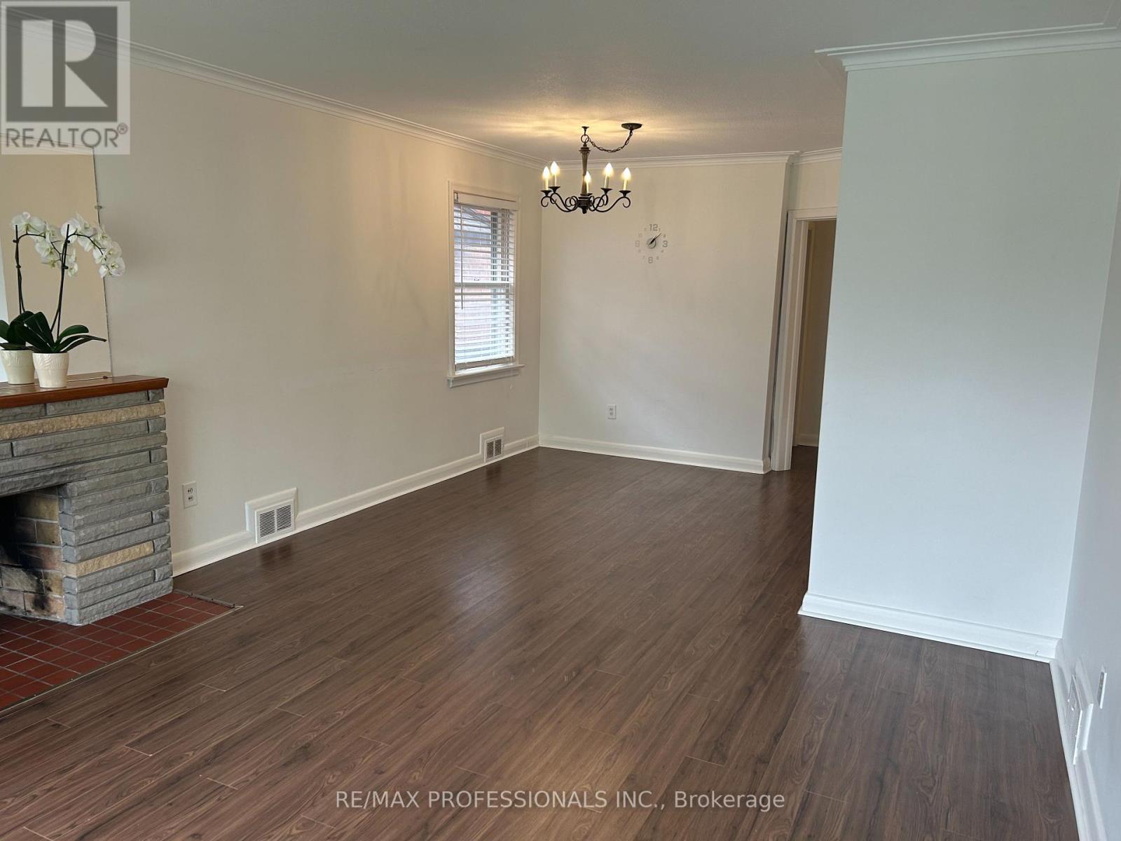 47 Claymore Drive, Toronto, Ontario  M8Z 2S3 - Photo 5 - W13107334