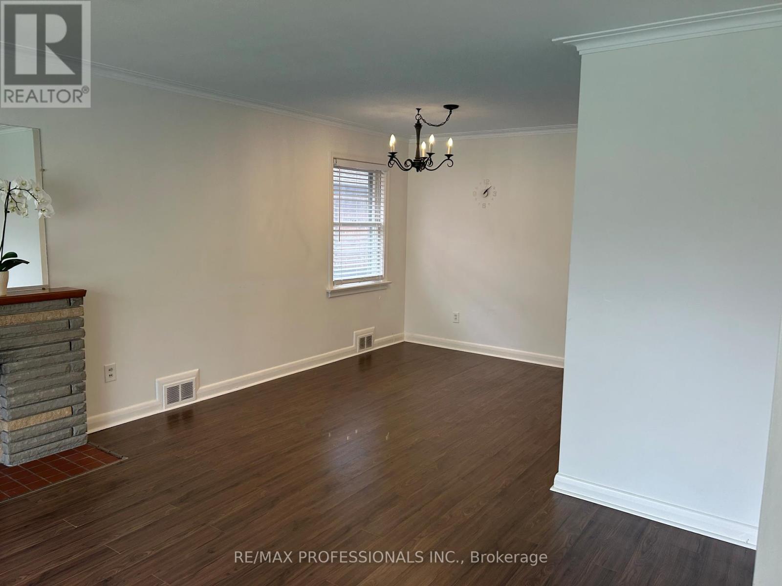 47 Claymore Drive, Toronto, Ontario  M8Z 2S3 - Photo 6 - W13107334