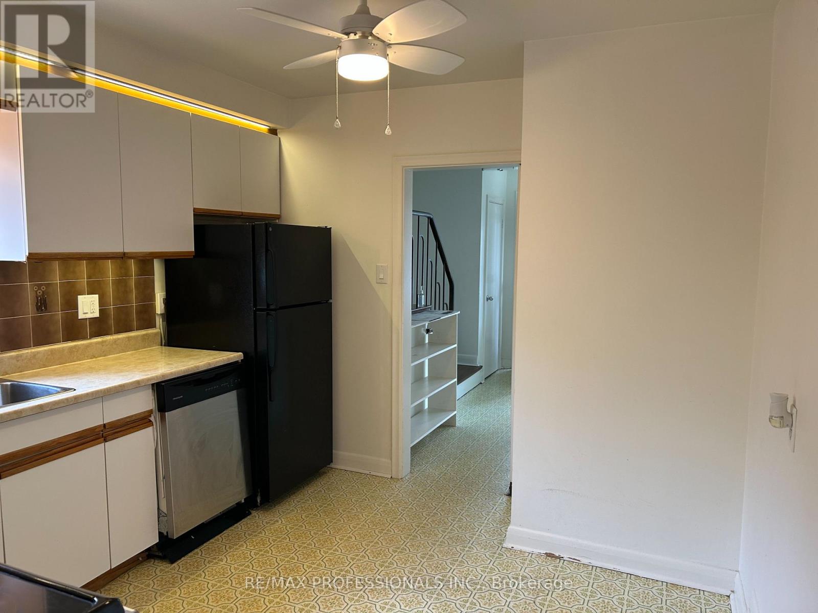 47 Claymore Drive, Toronto, Ontario  M8Z 2S3 - Photo 9 - W13107334
