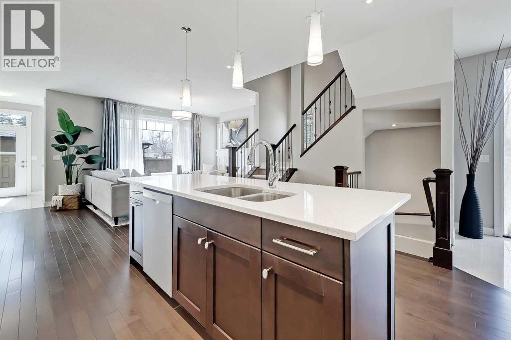 3233 Cochrane Road NW, Calgary, Alberta  T2M 4J4 - Photo 7 - A2308706
