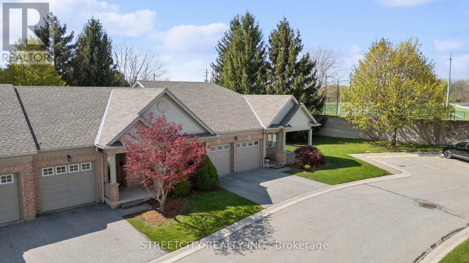211 - 2025 Meadowgate Boulevard S, London South, Ontario  N6M 1K9 - Photo 2 - X12838638