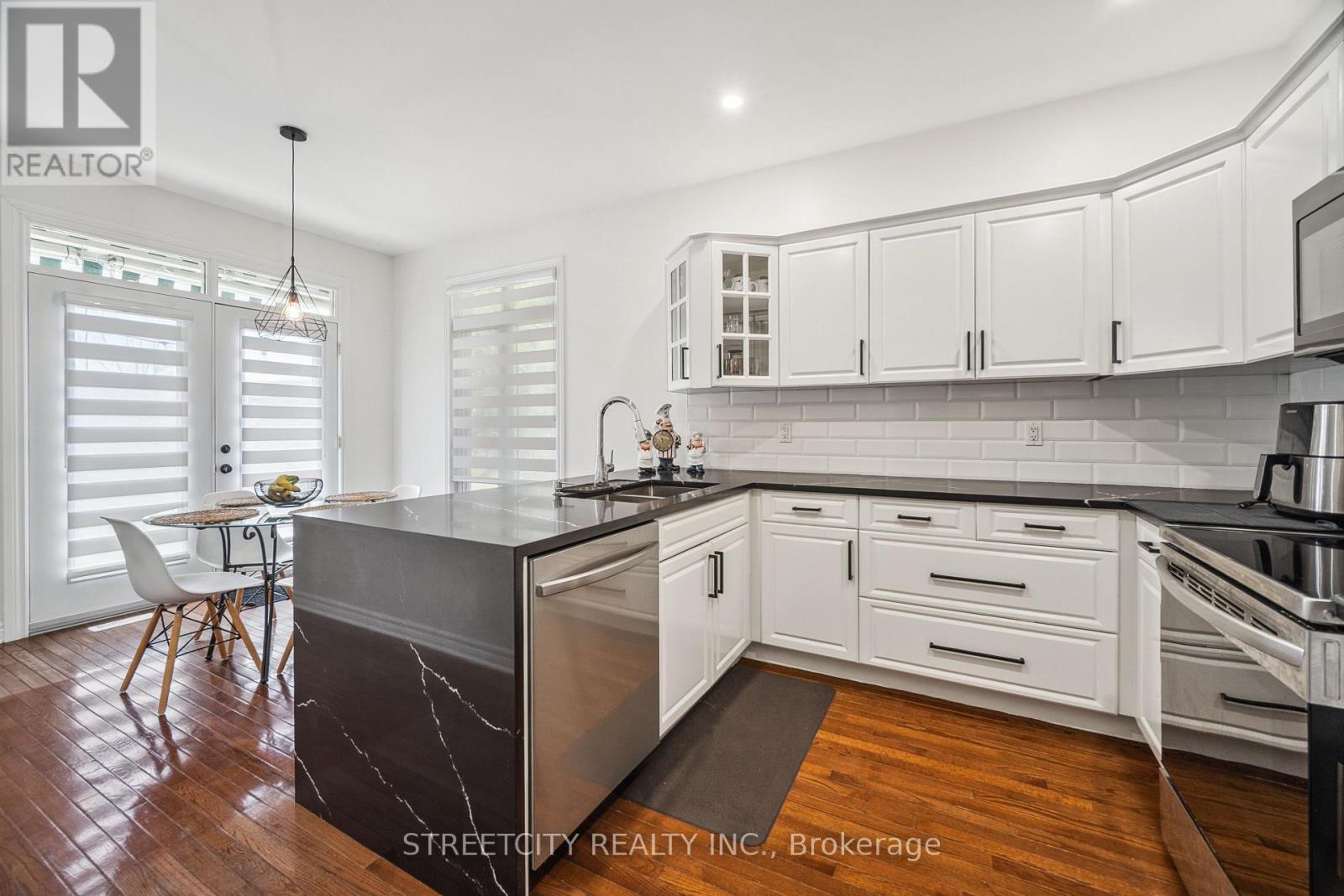 211 - 2025 Meadowgate Boulevard S, London South, Ontario  N6M 1K9 - Photo 14 - X12838638