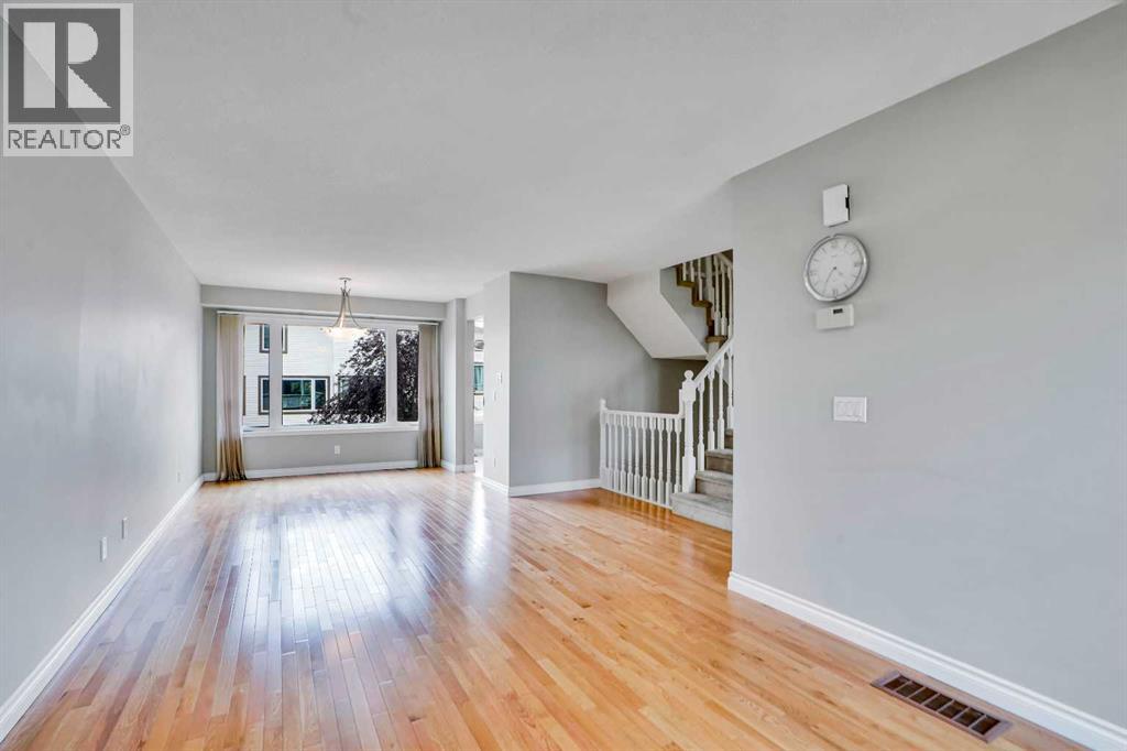 219 Coachway Lane Sw, Calgary, Alberta  T3H 1A4 - Photo 6 - A2293775