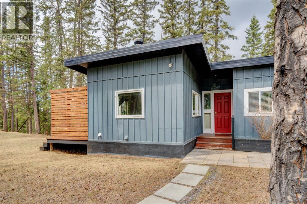 84 Burney, Bragg Creek, Alberta  T0L 0C5 - Photo 2 - A2309483