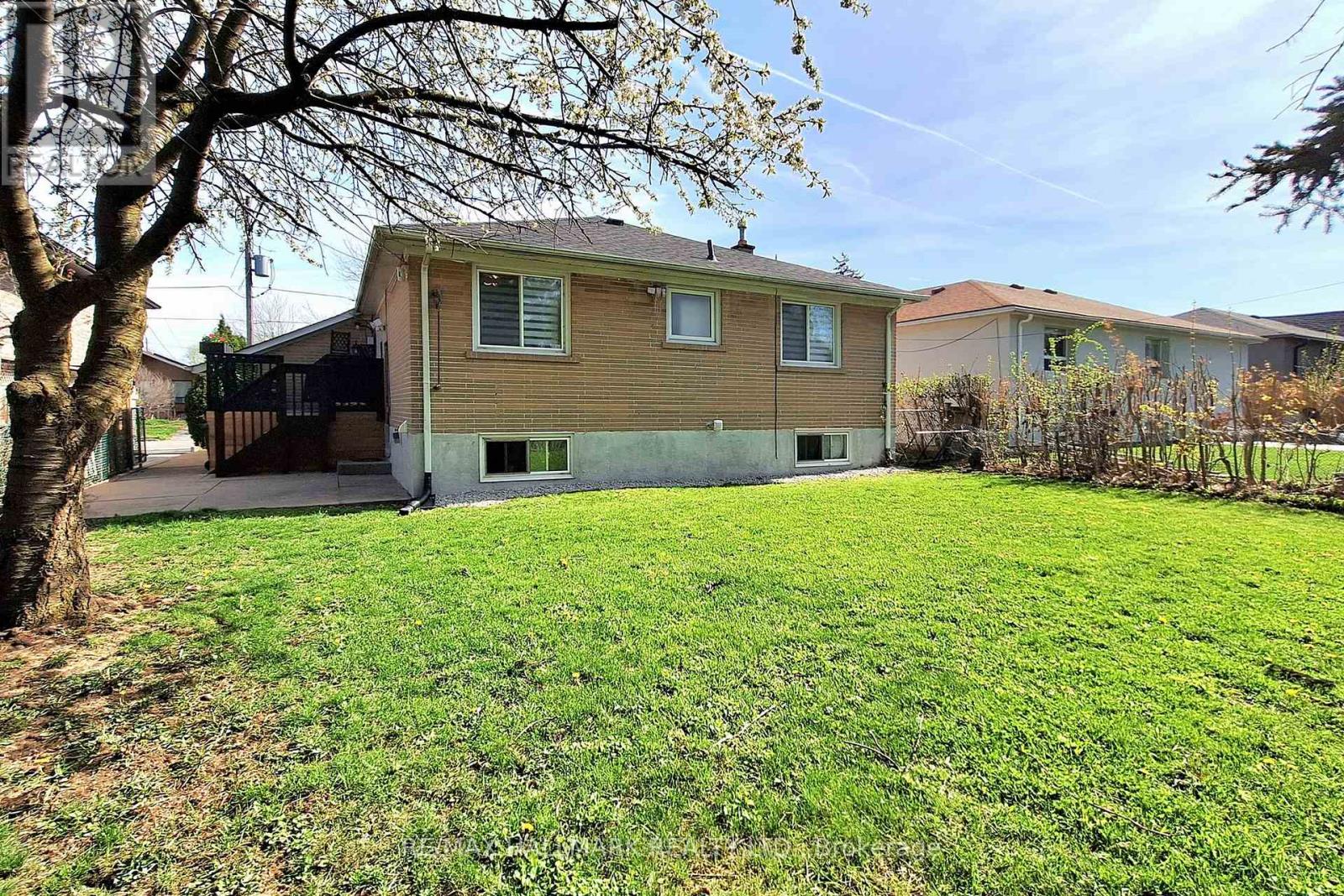96 Searle Avenue, Toronto, Ontario  M3H 4A7 - Photo 35 - C13105348