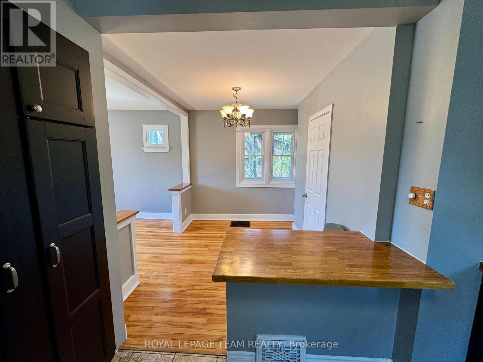 1297 Kitchener Avenue, Ottawa, Ontario  K1V 6W3 - Photo 9 - X12884304