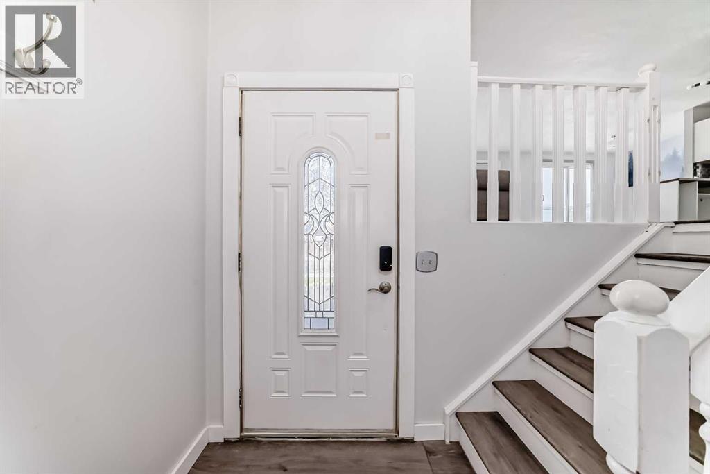 6824 Temple Drive Ne, Calgary, Alberta  T1Y 4X8 - Photo 4 - A2309613