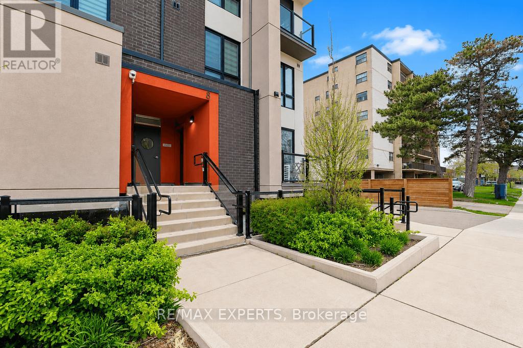 7 - 8 Marquette Avenue, Toronto, Ontario  M6A 0E1 - Photo 4 - C13107344