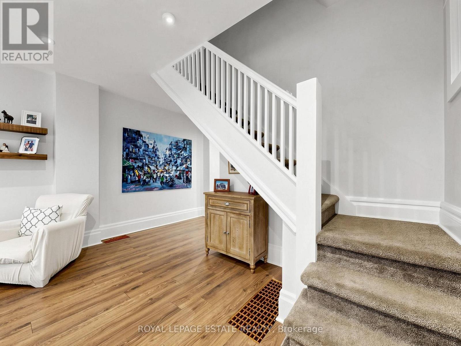280 Silver Birch Avenue, Toronto, Ontario  M4E 3L5 - Photo 13 - E13107376