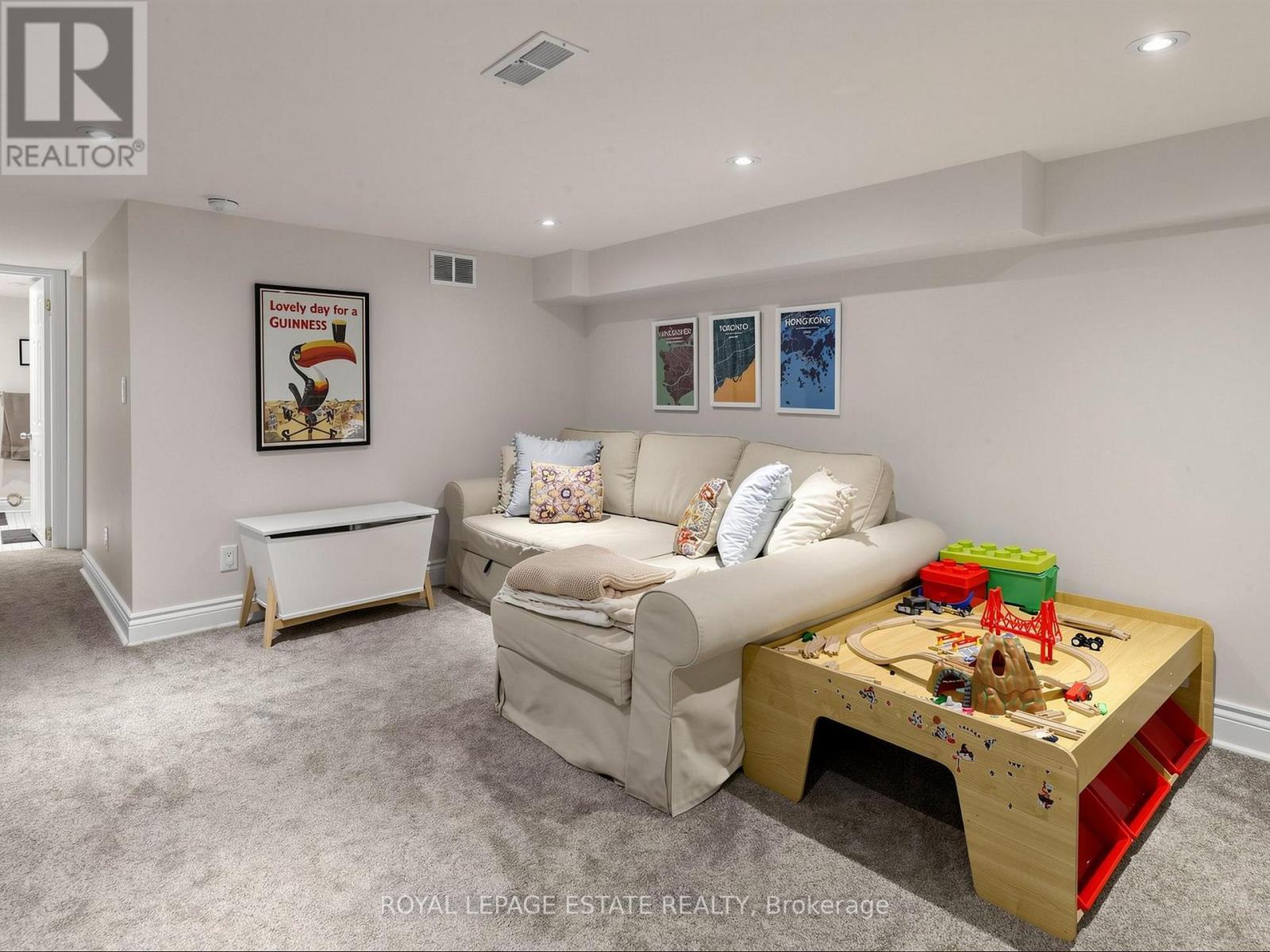 280 Silver Birch Avenue, Toronto, Ontario  M4E 3L5 - Photo 26 - E13107376