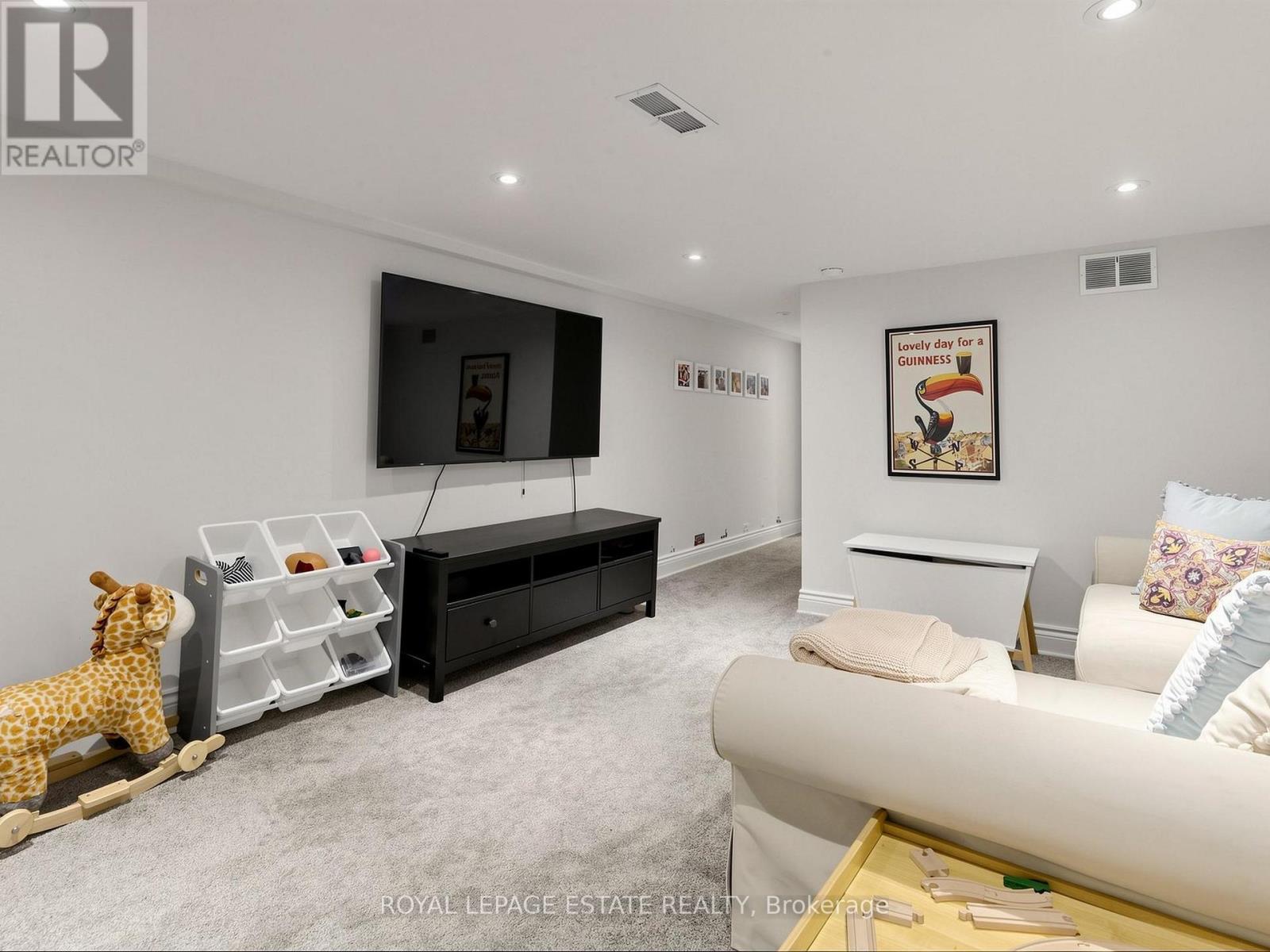 280 Silver Birch Avenue, Toronto, Ontario  M4E 3L5 - Photo 28 - E13107376